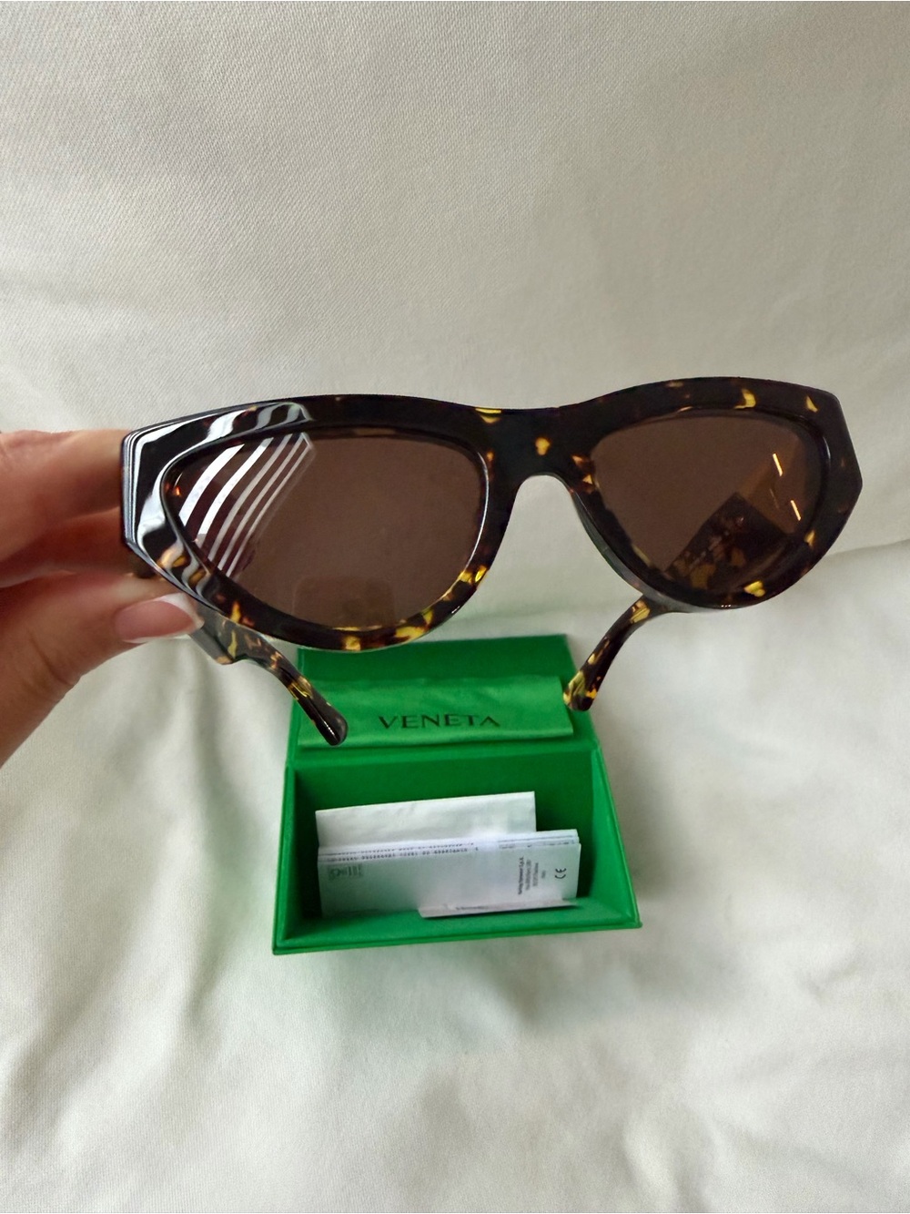 Bottega Veneta BV1176S 002 Havana Brown Cat-Eye Sunglasses – Excellent Condition